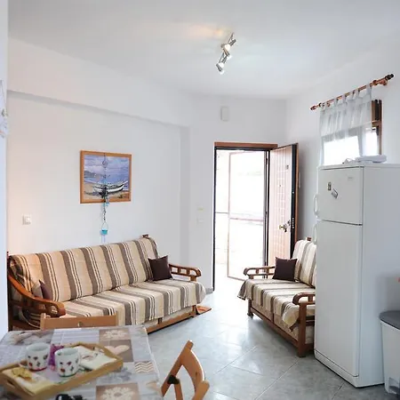 Apartment Dafni's 50 Meters From The Beach Gerakini