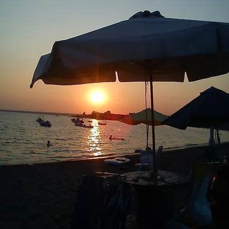 Apartment Dafni's 50 Meters From The Beach Gerakini