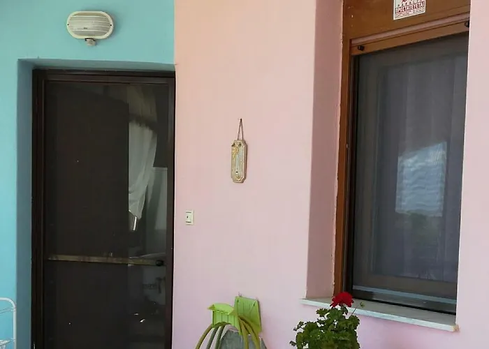 Dafni's 50 Meters From The * Gerakini